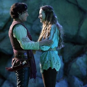 Once Upon A Time In Wonderland, Peter Gadiot (L), Sophie Lowe (R), 10/10/2013, ©ABC