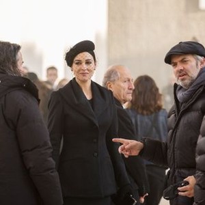 SPECTRE, Monica Bellucci (center), director Sam Mendes, on set, 2015. ph: Jonathan Olley/© Columbia Pictures