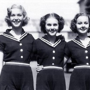 Three Smart Girls (1936) photo 9