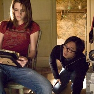 THE MESSENGERS, Kristen Stewart, director Oxide Pang, on set, 2007. ©Columbia Pictures