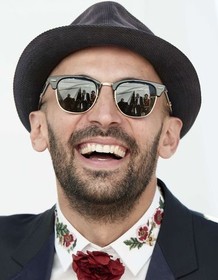 JR