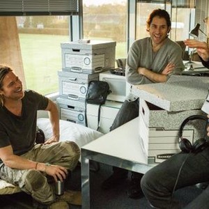WORLD WAR Z, from left: Brad Pitt, producer Jeremy Kleiner, director Marc Forster, on set, 2013. ph: Jaap Buitendijk/©Paramount Pictures