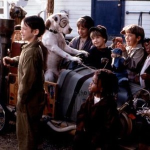 THE LITTLE RASCALS, Travis Tedford, Bug Hall, Petey, Courtland Mead (second from center), Kevin Jamal Woods, Ross Elliot Bagley (foreground), 1994, (c)Universal Pictures