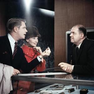 BREAKFAST AT TIFFANY'S, FROM LEFT: GEORGE PEPPARD, AUDREY HEPBURN, JOHN MCGIVER, 1961