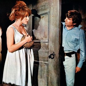 THE FEARLESS VAMPIRE KILLERS, (aka DANCE OF THE VAMPIRES), from left: Sharon Tate, Roman Polanski, 1967