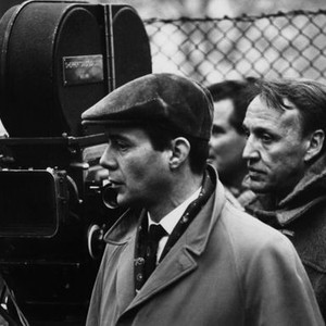 THE SERVANT, Dirk Bogarde (front), director Joseph Losey on set, 1963, theservant1963-fsct013(theservant1963-fsct013)