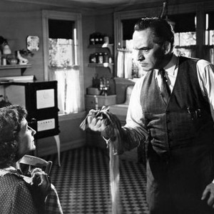 DEATH OF A SALESMAN, from left: Mildred Dunnock, Fredric March, 1951