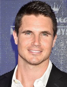Robbie Amell | Rotten Tomatoes