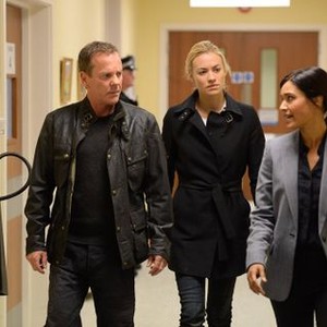 24: Live Another Day, Kiefer Sutherland (L), Yvonne Strahovski (C), Shelley Conn (R), 'Day 9: 5:00 PM- 6:00 PM', Season 1, Ep. #7, 06/09/2014, ©FOX