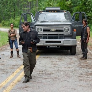 The Walking Dead, from left: Michael Cudlitz, Sonequa Martin, Christopher Berry, Norman Reedus, 'No Way Out', Season 6, Ep. #9, 02/14/2016, ©AMC