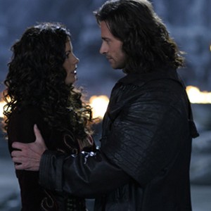 KATE BECKINSALE as Anna Valerious and HUGH JACKMAN as Van Helsing in the epic action-adventure, Van Helsing.