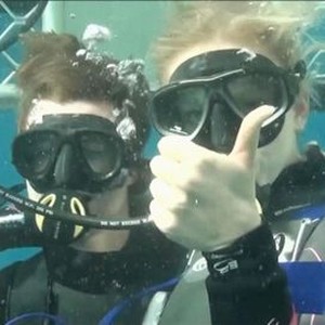 OPEN WATER 3: CAGE DIVE, L-R: JOSH POTTHOFF, MEGAN PETA HILL, 2017. ©LIONSGATE