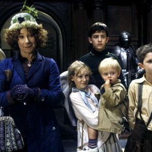 FIVE CHILDREN AND IT, Jessica Claridge, Zoe Wanamaker, Poppy Rogers, Jonathan Bailey, Alec/Zak Muggleton, Freddie Highmore, 2004