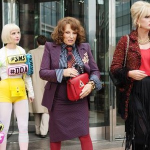 ABSOLUTELY FABULOUS: THE MOVIE, from left: Jane Horrocks, Jennifer Saunders, Joanna Lumley, 2016. ph: David Appleby/TM & copyright © Fox Searchlight Pictures. All rights reserved.