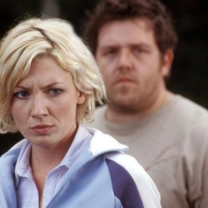 SHAUN OF THE DEAD, Kate Ashfield, Nick Frost, 2004, (c) Rogue Pictures