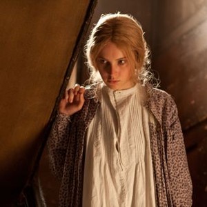 The Invisible Woman photo 11