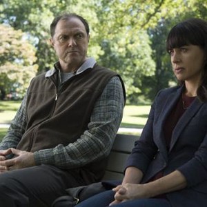 House of Cards, Boris McGiver (L), Constance Zimmer (R), 'Chapter 46', Season 4, Ep. #7, 03/04/2016, ©NETFLIX