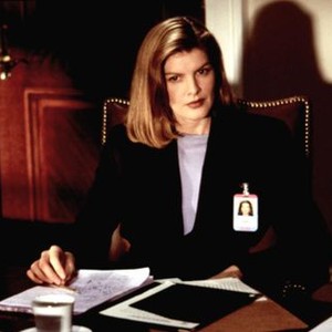 IN THE LINE OF FIRE, Rene Russo, 1993, agent at her desk