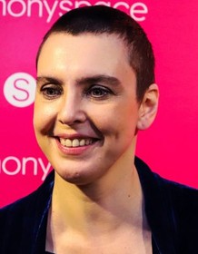 Adriana Calcanhotto