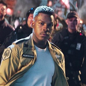 PACIFIC RIM UPRISING, FROM LEFT: CAILEE SPAENY, JOHN BOYEGA, SCOTT EASTWOOD, 2018. © UNIVERSAL PICTURES