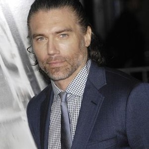 Anson Mount at arrivals for NON-STOP Premiere, Regency Village Theatre in Westwood, Los Angeles, CA February 24, 2014. Photo By: Michael Germana/Everett Collection