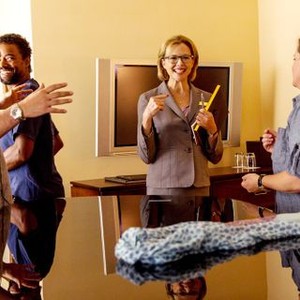 DANNY COLLINS, director Dan Fogelman (left), Annette Bening (center), on set, 2015. ph: Hopper Stone/©Bleecker Street