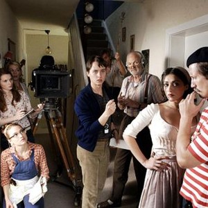 PORNORAMA, clockwise from front left: Lisa Potthoff, Karoline Herfurth, Elke Winkens, Tom Schilling, Martin Glade, Michael Gwisdek, Valentina Lodovini, Benno Furmann, 2007. ©Constantin Film