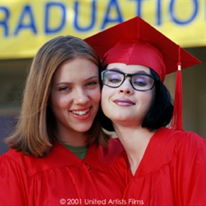 THORA BIRCH (right) and SCARLETT JOHANSSON star in United Artists Films' comedy GHOST WORLD.