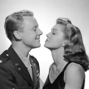 Thrill of a Romance (1945) photo 7