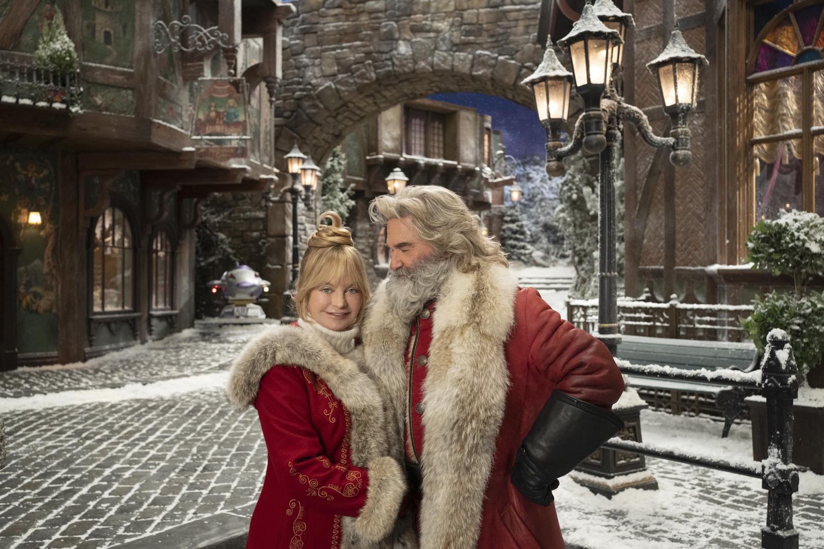 The Christmas Chronicles 2 Featurette The Magical New World