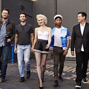 Blake Shelton, Adam Levine, Gwen Stefani, Pharrell Williams and Carson Daly (from left)
