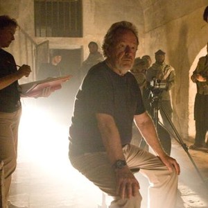 Ridley Scott on the set of "Body of Lies"