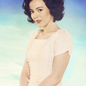Azure Parsons as Annie Glenn