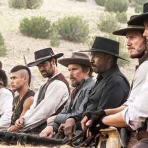 THE MAGNIFICENT SEVEN, from left: Vincent D'Onofrio, Martin Sensmeier, Manuel Garcia-Rulfo, Ethan Hawke, Denzel Washington, Chris Pratt, Byung-hun LEE, 2016. ph: Scott Garfield/© Sony Pictures