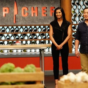 Top Chef, Padma Lakshmi (L), David Chang (R), 'New York's Finest', Season 8: All-Stars, Ep. #3, 12/15/2010, ©BRAVO