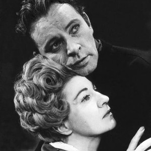HAMLET, Eileen Herlie, Richard Burton, 1964