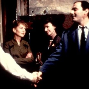 ENTRE NOUS, (aka COUP DE FOUDRE), Isabelle Huppert (second from left), Miou-Miou, Guy Marchand, 1983, (c)United Artists