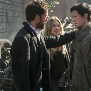 Falling Skies, Noah Wyle (L), Drew Roy (R), 'At All Costs', Season 3, Ep. #4, 06/23/2013, ©TNT