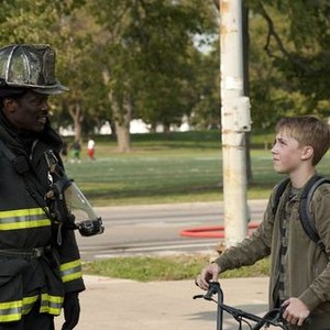 Chicago Fire, Eamonn Walker (L), Cody Sullivan (R), 'Rear View Mirror', Season 1, Ep. #6, 11/14/2012, ©NBC