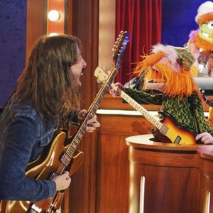 The Muppets, Dave Grohl (L), Matt Vogel (R), 'Going, Going, Gonzo', Season 1, Ep. #9, 12/01/2015, ©ABC