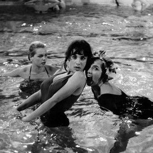 LES BONNES FEMMES, Bernadette Lafont, Clotilde Joano, 1960