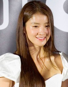 Lee Si-young