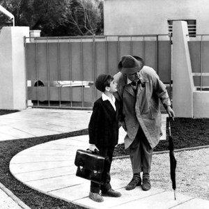 MON ONCLE, (aka MY UNCLE), from left: Alain Becourt, Jacques Tati, 1958