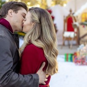 Christmas in Love (2018) photo 4