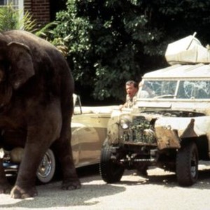 ACE VENTURA: WHEN NATURE CALLS, Ian McNeice, Jim Carrey, 1995, (c)Warner Bros.