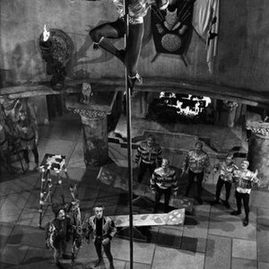 THE FLAME AND THE ARROW, Burt Lancaster (top), Nick Cravat (bottom), 1950 tfata1950bl-fsct01(tfata1950bl-fsct01)