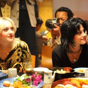 THE RUNAWAYS, from left: Dakota Fanning as Cherie Currie, Kristen Stewart as Joan Jett, 2010. Ph: David Moir/©Apparition
