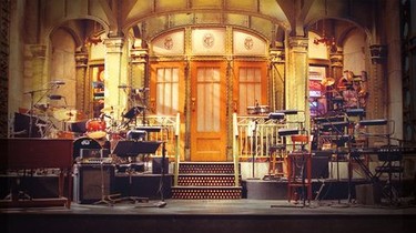 Saturday night live at home full episode clearance