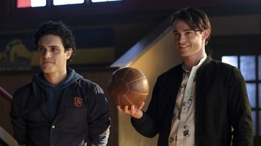 Legacies episode 9 online online