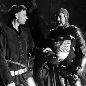 HENRY V, from left: Laurence Olivier as King Henry V, George Robey as Falstaff, 1944